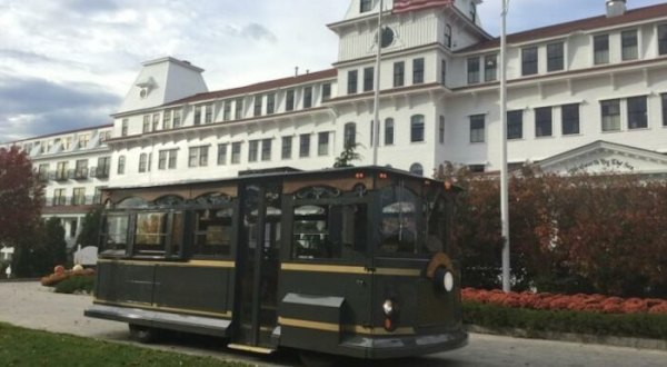 New England Curiosities Is A Magical Trolley Ride In New Hampshire That Most People Don’t Know About