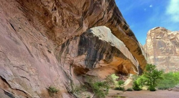 Take This 5.7-Mile Trail In Utah And Look 75 Feet Above You To See Morning Glory Natural Bridge