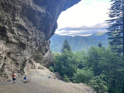 Alum Cave Trail In Tennessee Leads To Massive Geological Structures and Unparalleled Views
