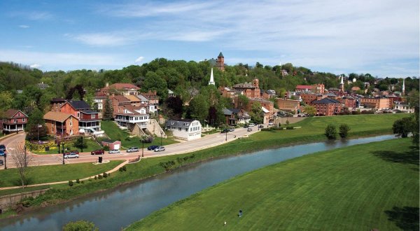 It’s Official: Illinois’ Very Own Galena Is One Of The Country’s Coolest Small Towns To Visit This Year