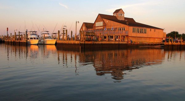 These 6 Virginia Coast Seafood Restaurants Are Worth A Visit From Any Part Of The State