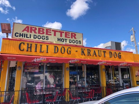 Arbetter’s In Florida Is Said To Have The World’s Greatest Chili Dogs