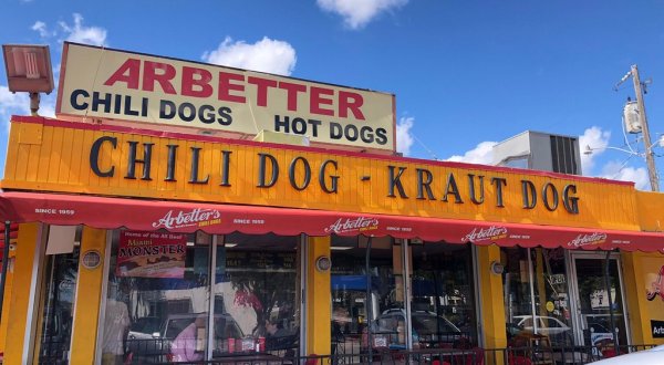 Arbetter’s In Florida Is Said To Have The World’s Greatest Chili Dogs