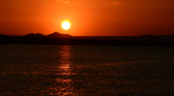 Experience Arizona’s Lake Havasu Like Never Before On This 24-Mile Sunset Boat Ride