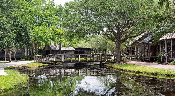 Take A Step Back In Time Walking Through The Acadian Village In Louisiana