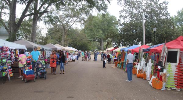 Peek Into The Past At The Carrollton Historic Pilgrimage and Pioneer Day Festival In Mississippi