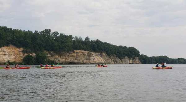 Explore Canyons And Bluffs On This Kayak Tour In Illinois
