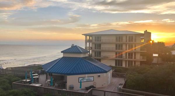 Crabby Steve’s In Florida Is A Low-Key Al Fresco Hideaway With The Best Seafood