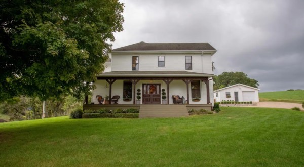 Live Your Own Fairytale With A Stay At This Enchanting Country Farmhouse In Missouri