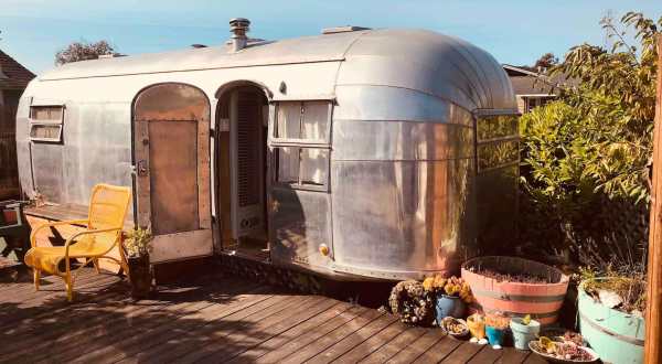 Get Away To This Mid-Century Airstream That’s Just Steps Away From The Ocean In Northern California