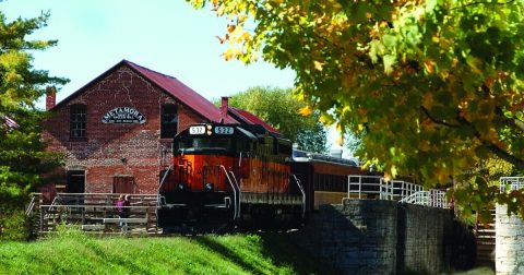 This 20-Mile Train Ride Is The Most Relaxing Way To Enjoy Indiana Scenery