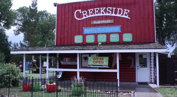 Visit Wyoming’s Creekside Clubhouse To Pan For Gold, Play Mini Golf, And Gobble Down An Ice Cream Cone