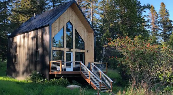 Be Dazzled By Glacier Views From The Windows Of This Modern Cabin In Alaska
