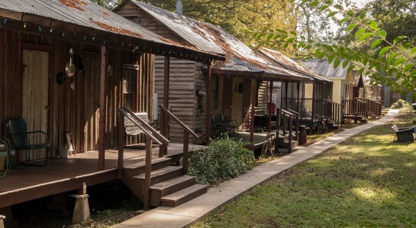Stay In This Cozy Little Bayouside Cabin Near New Orleans For Less Than $100 Per Night
