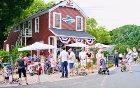 Open Since 1895, Minnesota's Cottagewood General Store Is Still A Charming Place To Snack And Shop After Over 100 Years