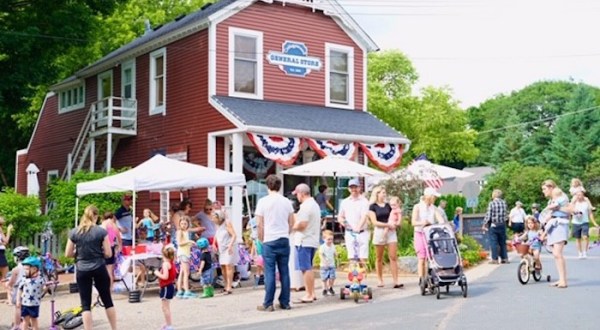 Open Since 1895, Minnesota’s Cottagewood General Store Is Still A Charming Place To Snack And Shop After Over 100 Years
