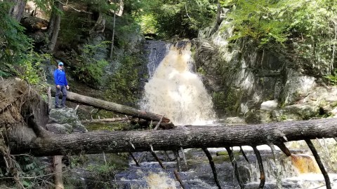 Cascade Falls Is A Little-Known Park In Maine That Is Perfect For Your Next Outing