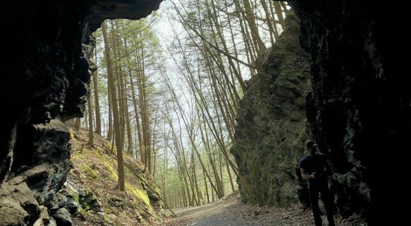 Pinney Loop Trail In Connecticut Leads To A Dark Cave And Unparalleled Views