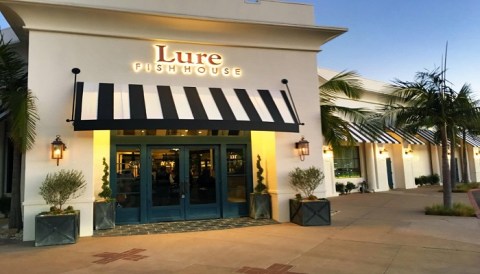 Lure Fish House In Southern California Is A Seafood Haven That Serves The Most Scrumptious Meals In A Vibrant Setting