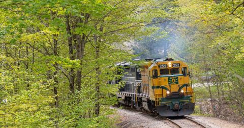 This 60-Mile Train Ride Is The Most Relaxing Way To Enjoy New Hampshire Scenery