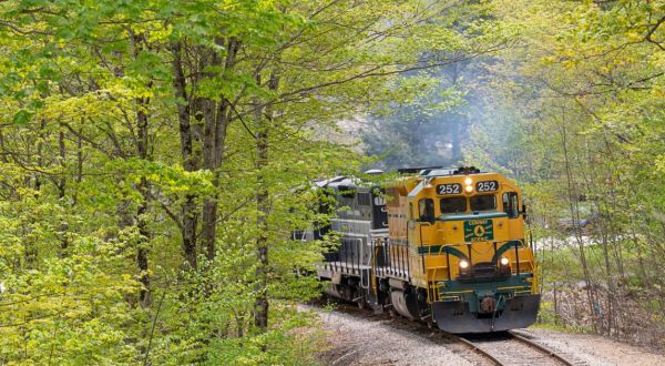 This 60-Mile Train Ride Is The Most Relaxing Way To Enjoy New Hampshire Scenery