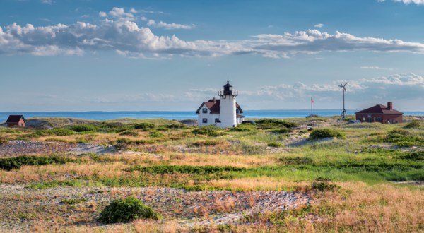 Take Route 6A Through Massachusetts For An Incredible 62-Mile Scenic Adventure That Ends In Paradise