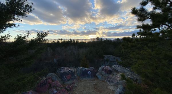 This Magnificent 1.5 Mile Trail In Rhode Island Will Lead You To A Hidden Overlook
