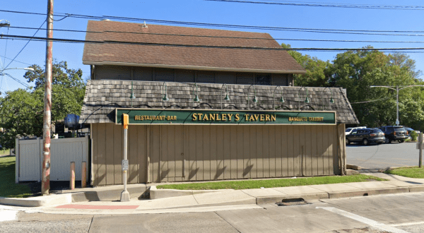Stanley’s Tavern Has Been Serving Up Classic Comfort Food To Delawareans Since 1935