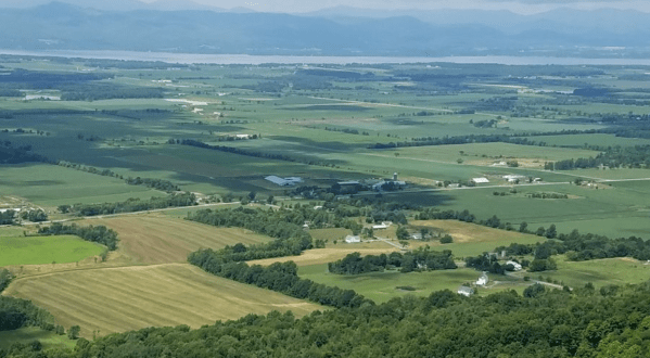 Take A Hike On This One-Of-A-Kind Trail In Vermont To See Spectacular Views And Birdwatch Too