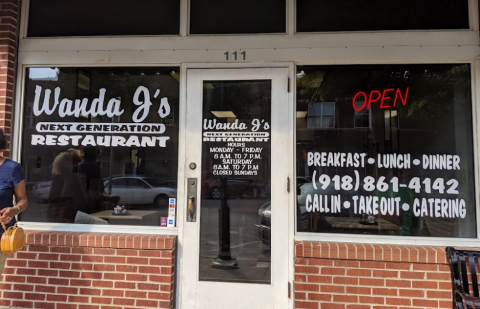 Wanda J's Is A Hole-In-The-Wall Restaurant In Oklahoma With Some Of The Best Fried Chicken In Town