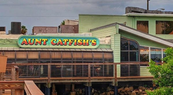 Chow Down On Traditional Southern Fare At Aunt Catfish’s On The River In Florida