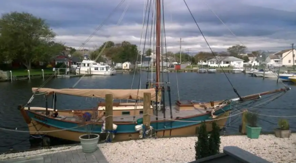 Step Back In Time And Spend A Night On A 1700s-Style Boat In New Jersey