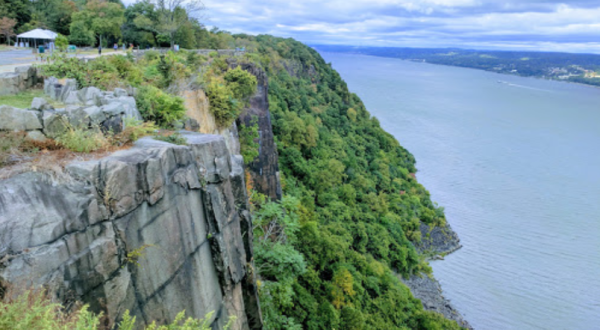 Take Palisades Scenic Byway Through New Jersey For An Incredible 83-Mile Scenic Adventure That Ends With A Stunning View