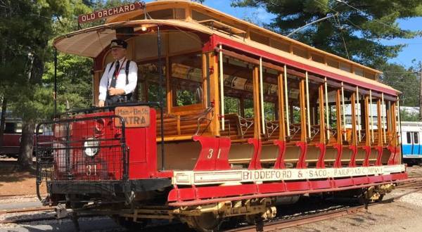 Climb Aboard A Gorgeous 1900s-Era Trolley And Take A Ride Back Through History In Maine