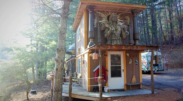 This Movie-Set-Inspired Tiny House In North Carolina Is A Remote Adventure Waiting To Be Discovered