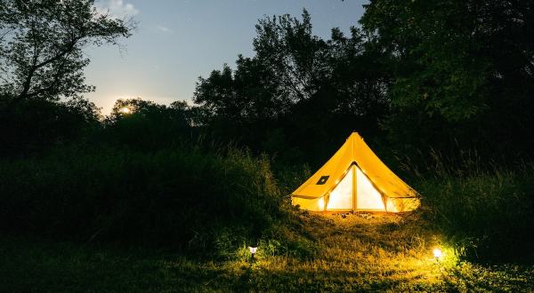 Forget The Resorts, Rent This Charming Waterfront Stargazer Tent In Iowa Instead