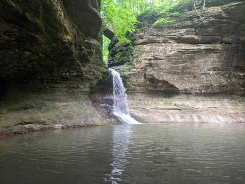 This 2-Mile Trail In Illinois Leads To A Cascading Waterfall