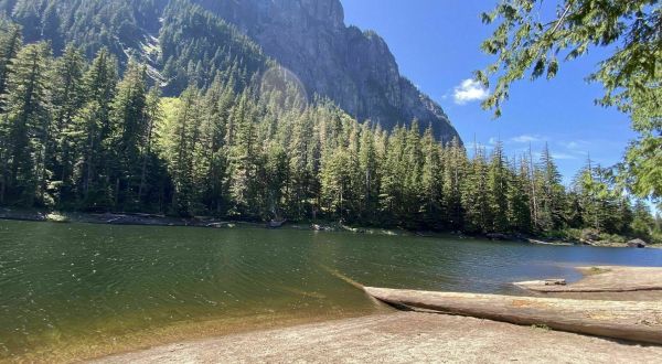 Bid Summer Adieu With This Stunning Lake Hike In Washington
