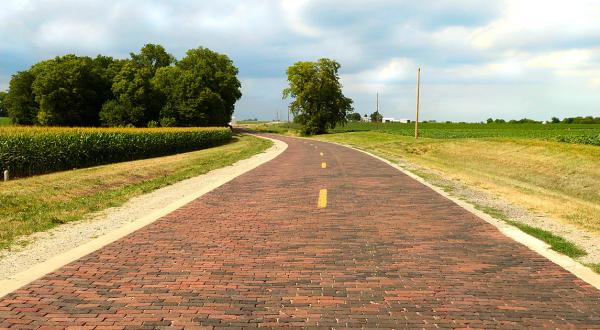 Take These 11 Country Roads In Illinois For A Gorgeous Scenic Drive