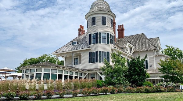 7 Haunted Hotels Around Rhode Island That Are Sure To Give You The Chills