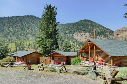 Creekside Lodge And Cabins Is A Waterfront Mountain Retreat In The Heart Of Wyoming