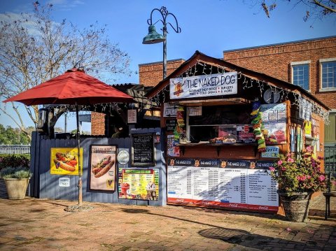 The Naked Dog In Georgia Is A Tiny Roadside Cart With Legendary Hot Dogs