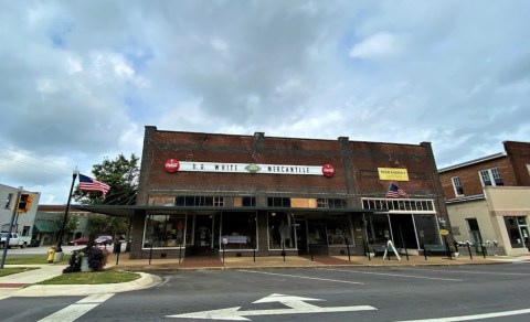 A Trip To One Of The Oldest General Stores In Alabama Is Like Stepping Back In Time