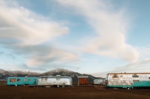 Turn Back The Clock And Spend A Night Under The Stars At This Vintage Trailer Hotel In New Mexico