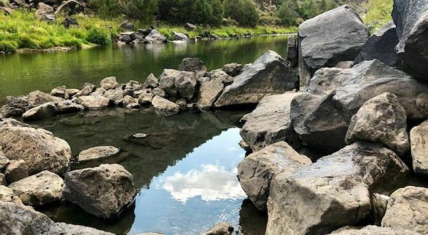 Enjoy A Short 0.3-Mile Hike To Gorgeous Hot Springs In New Mexico
