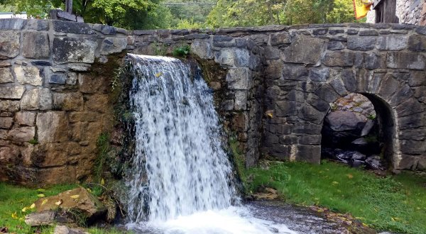 The Burwell-Morgan Mill Is An Enchanted Virginia Destination That Not Nearly Enough People Visit