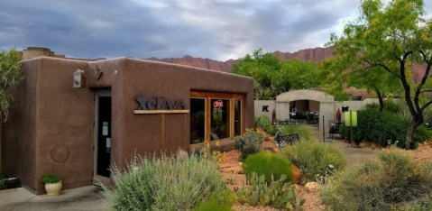 Xetava Gardens Café In Utah Is A Secret Desert Restaurant Surrounded By Natural Beauty