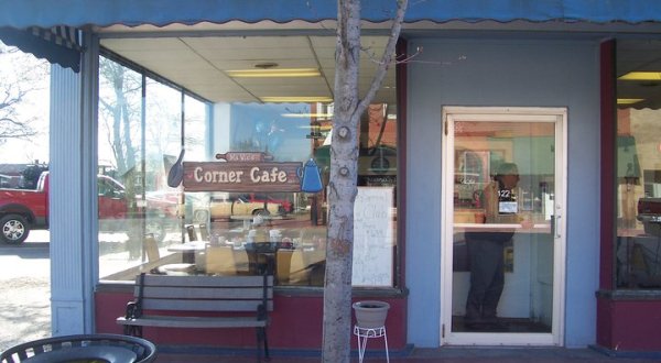 Top Off A Scrumptious Homemade Meal With A Dusty Miller At Ma Vic’s Corner Cafe In Missouri