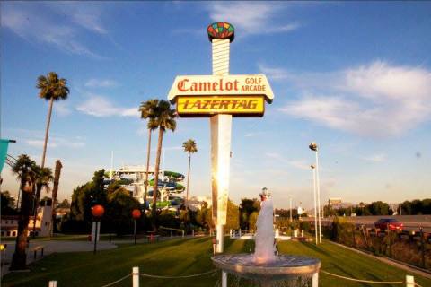 Camelot Golfland Is A Medieval Castle Mini-Golf Course In Southern California That’s Tons Of Fun