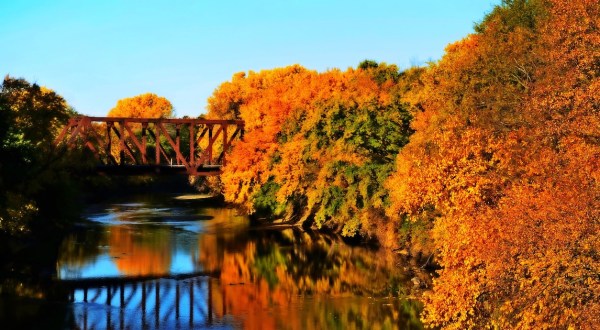 Take A Beautiful Fall Foliage Road Trip To See Nebraska Autumn Colors